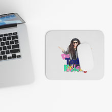 Cargar imagen en el visor de la galerÃa, De Todo Con Helen Rectangle Mouse Pad — Colorful Fan Desk Mat