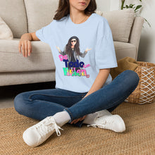 Cargar imagen en el visor de la galería, T-Shirt — 'De Todo con Helen
